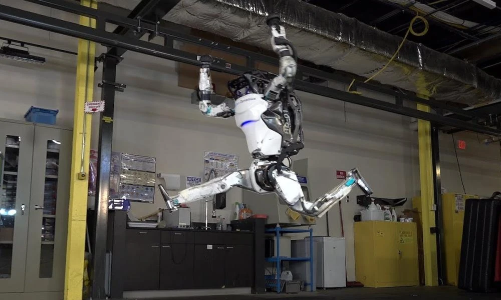«Αντίο λοιπόν»: H Boston Dynamics «συνταξιοδοτεί» το ρομπότ Atlas και το αποχαιρετά με ένα εντυπωσιακό βίντεο